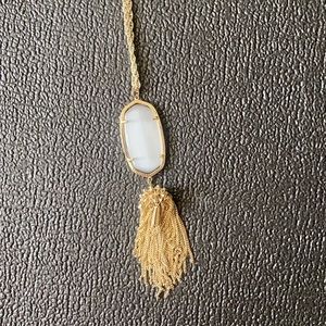 Kendra Scott necklace